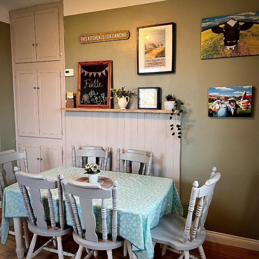 Wild Atlantic Stay Cottage Galway Exteriör bild